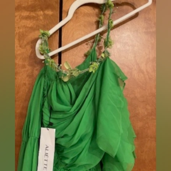 Aliette, 8, lime green - Picture 7 of 7